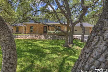 6 Mission Dr New Braunfels, TX 78130