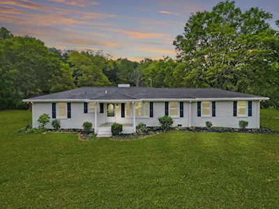 8515 Newsom Station Rd Nashville, TN 37221