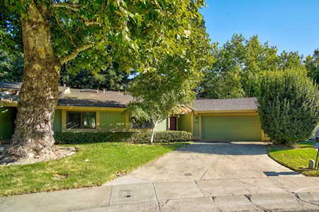 1223 Spruce Tree Circle Sacramento, CA 95831