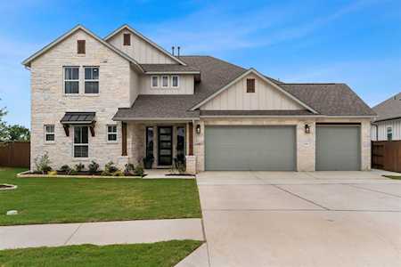 558 Round Valley TRL Liberty Hill, TX 78642