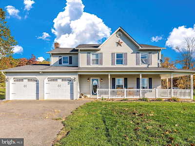 13827 Golden Fleece Ln Hancock, MD 21750