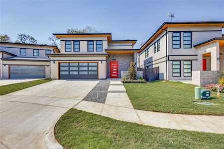 3075 Tall Oaks Court Corinth, TX 76210