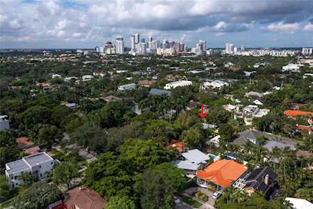 600 NE 17th Way Fort Lauderdale, FL 33304