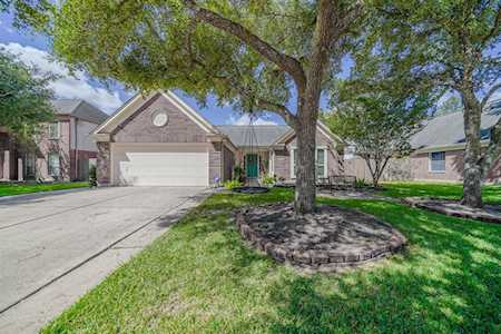 4008 Greenwood Dr Pearland, TX 77584