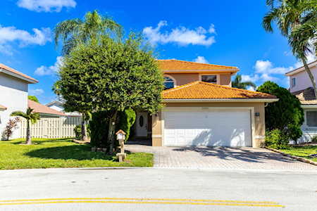 11561 SW 11th Street Pembroke Pines, FL 33025