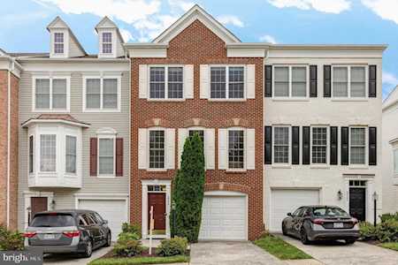 2524 Terra Cotta Circle Herndon, VA 20171