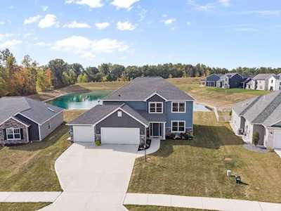 9145 Strathmore Lane Fort Wayne, IN 46818