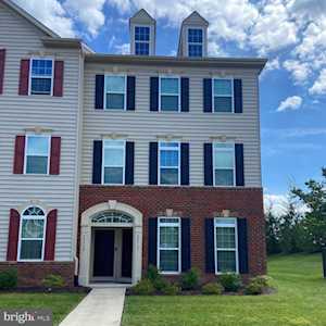 24710 Hutchinson Farm Dr Sterling, VA 20166