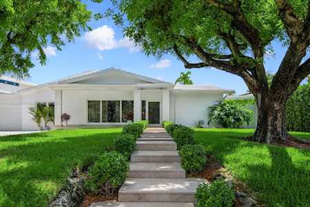 801 NE 76th St Miami, FL 33138