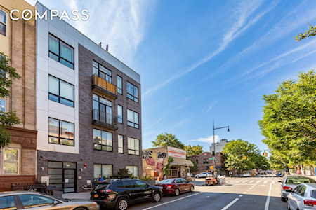 655 Franklin Ave #4-R Brooklyn, NY 11238