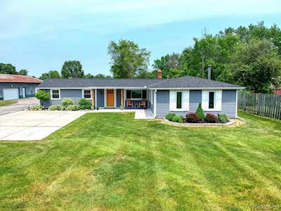 28419 Graham Dr Chesterfield, MI 48047