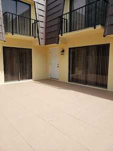 104 1st Court Court Palm Beach Gardens, FL 33410