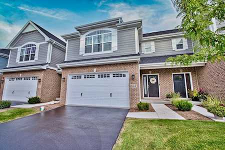 633 Bourbon Ct Naperville, IL 60565