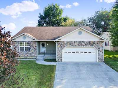 302 Alcon Drive Newark, OH 43055