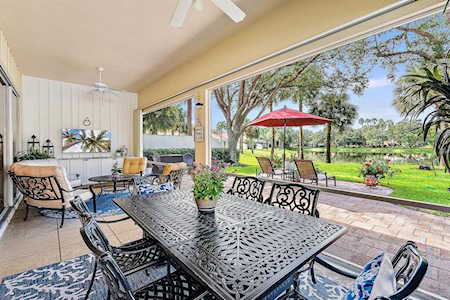 241 E Tall Oaks Circle Palm Beach Gardens, FL 33410