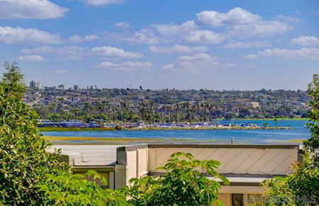 4015 Crown Point Dr #106 San Diego, CA 92109