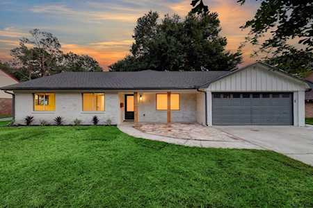 10517 Moorberry Ln Houston, TX 77043