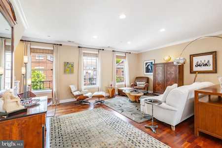 207 Captains WAY Philadelphia, PA 19146