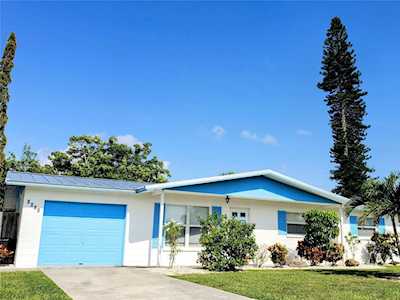 4011 37th St W Bradenton, FL 34205