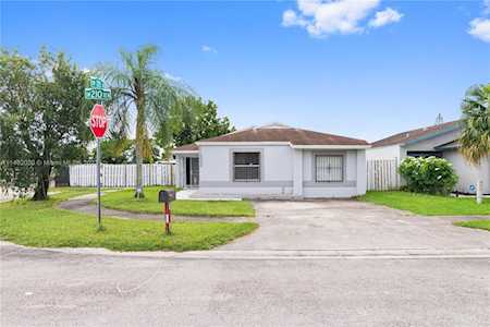 11802 SW 210th Ter Miami, FL 33177