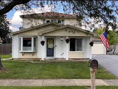 835 Bloomfield Ln Aurora, IL 60504