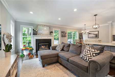 1402 Regent Dr Mount Kisco, NY 10549