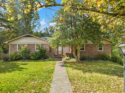 2083 Greentree Dr Richmond, KY 40475