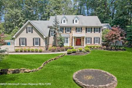 61 Clover Hill Rd Colts Neck, NJ 07722