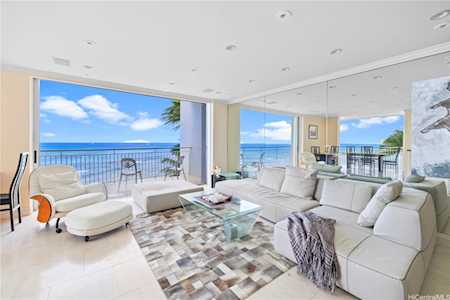 2969 Kalakaua Avenue #403 Honolulu, HI 96815