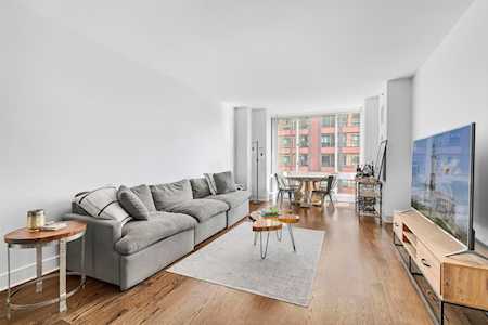 1100 Maxwell Lane #509B Hoboken, NJ 07030
