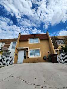 641 W 80th St Hialeah, FL 33014