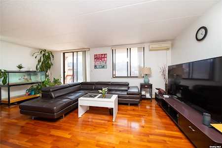 136-24 Maple Ave #6F Flushing, NY 11355
