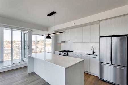 1107 Gladstone Rd NW #503 Calgary, AB T2M3T1