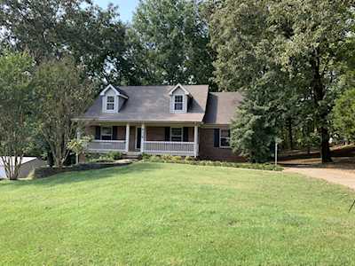 1920 Dinsmore Rd Clarksville, TN 37040