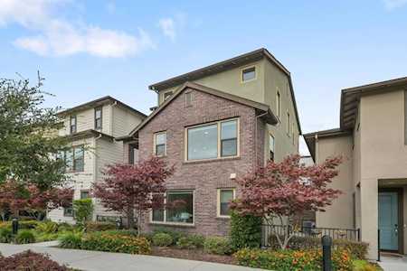 2064 Jubilee Dr Hayward, CA 94541