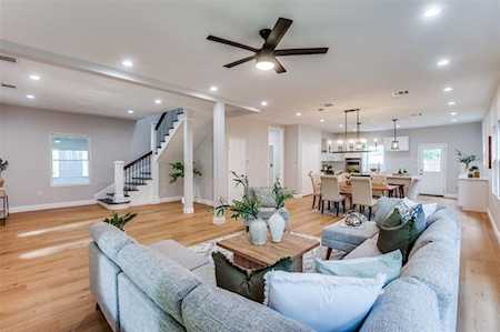 337 S Edgefield Avenue Dallas, TX 75208
