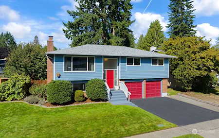 1727 Anacortes Ave NE Renton, WA 98059