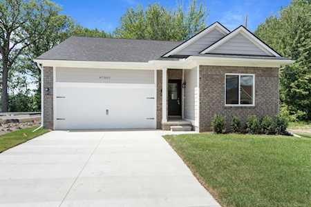 47103 Rosa Ct Chesterfield Twp, MI 48047