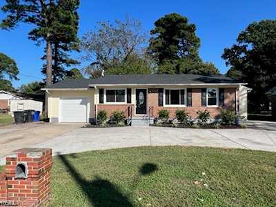 1507 Bardot Ln Portsmouth, VA 23701