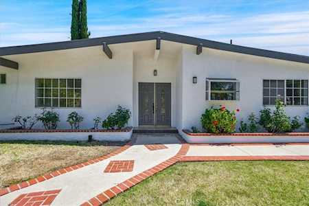 5430 Manton Ave Woodland Hills, CA 91367