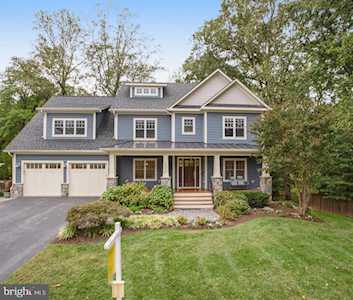 2512 Drexel St Vienna, VA 22180