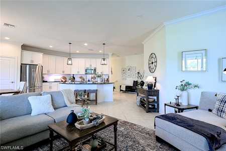 15153 Palmer Lake Circle #201 Naples, FL 34109