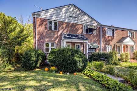 52 Melmore Gdns East Orange City, NJ 07017