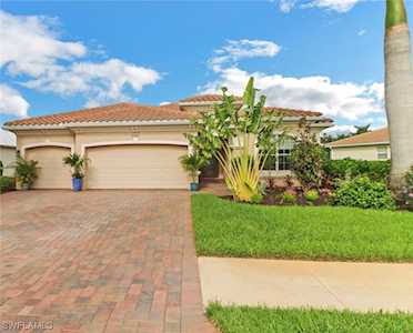 2045 Mandarin Ln Naples, FL 34120