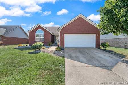 6022 Pine View Ct Jeffersonville, IN 47130
