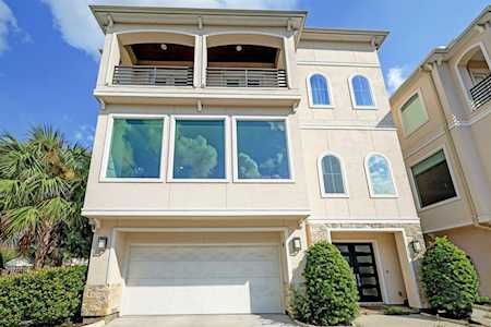 2425 Nantucket Dr Houston, TX 77057