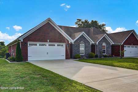 104 Tallowtree Ct Mt Washington, KY 40047
