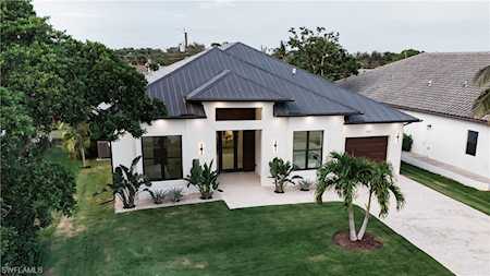 825 N 105th Ave Naples, FL 34108