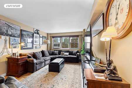 195 Adams St #14G Brooklyn, NY 11201