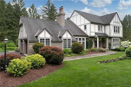 144 Devonshire Dr Stroudsburg, PA 18360